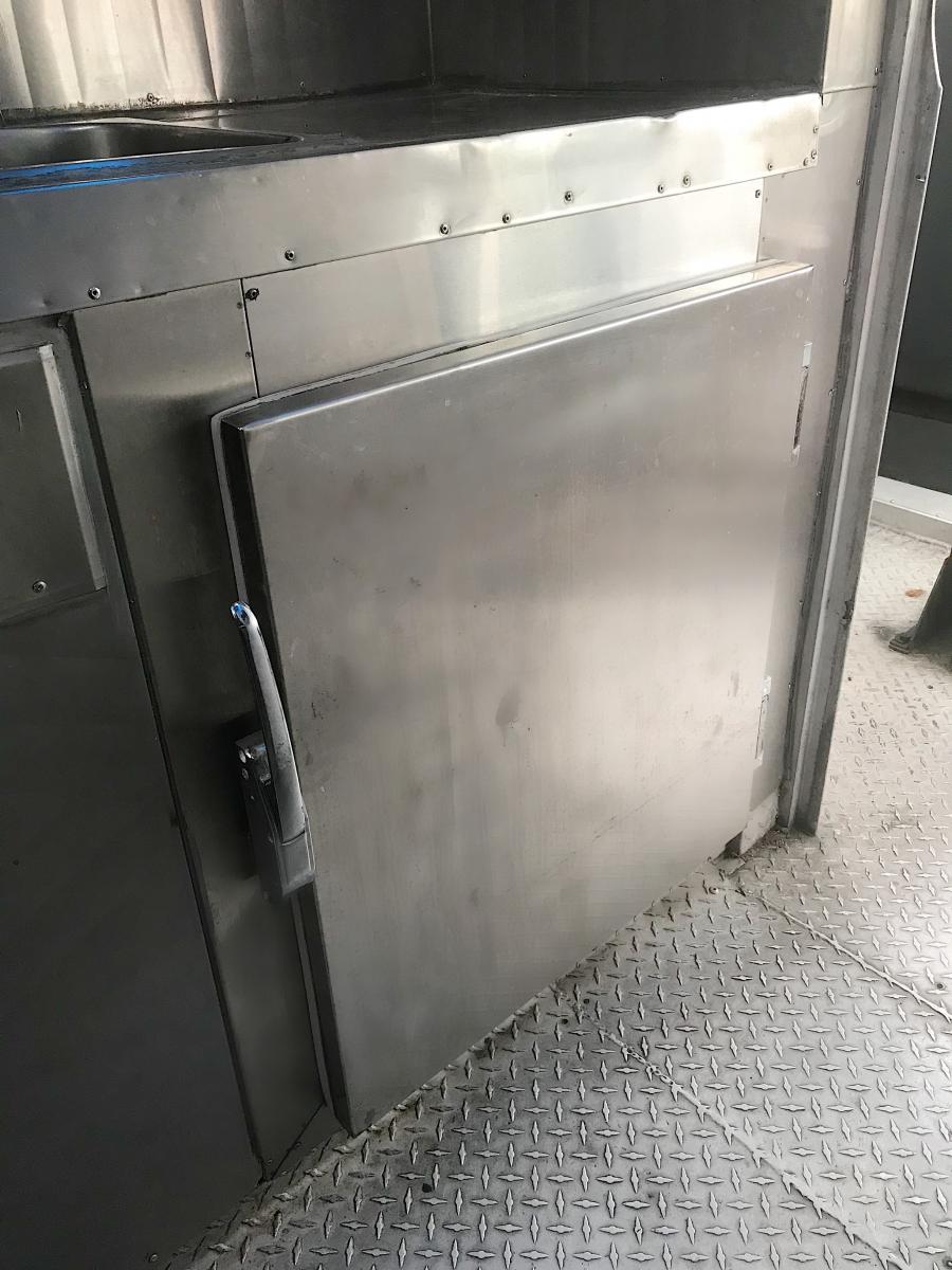 24ft Food Truck with 2 Fryers & Freezer The Food Truck Group