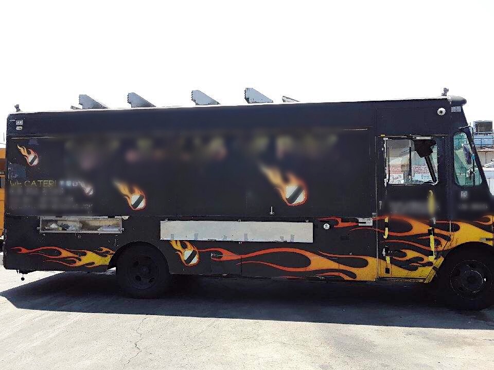 Fully Equipped Truck with 2 Fryers, 2 Burners & Charbroiler The Food